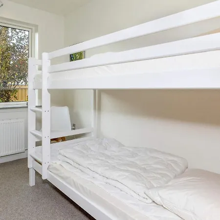 6 Person In Skals-by Traum * Skals