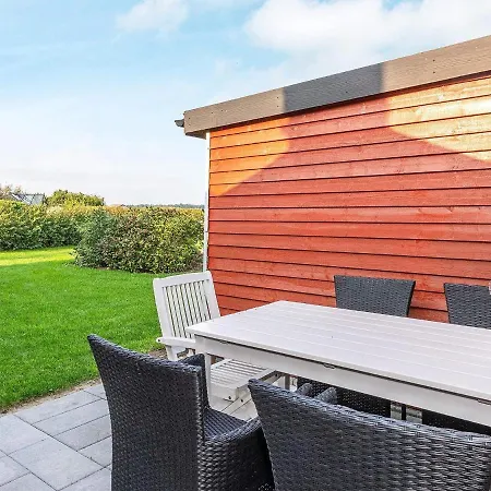 6 Person In Skals-by Traum * Skals