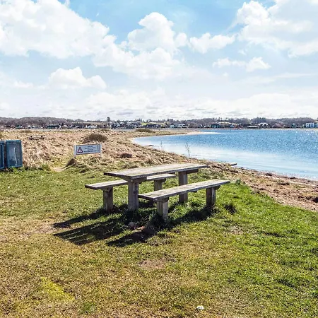 6 Person In Skals-by Traum * Skals