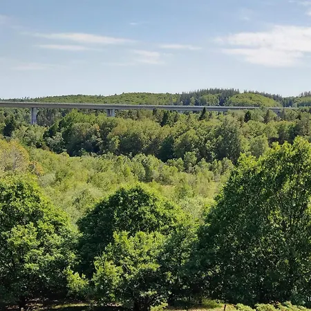 6 Person In Skals-by Traum